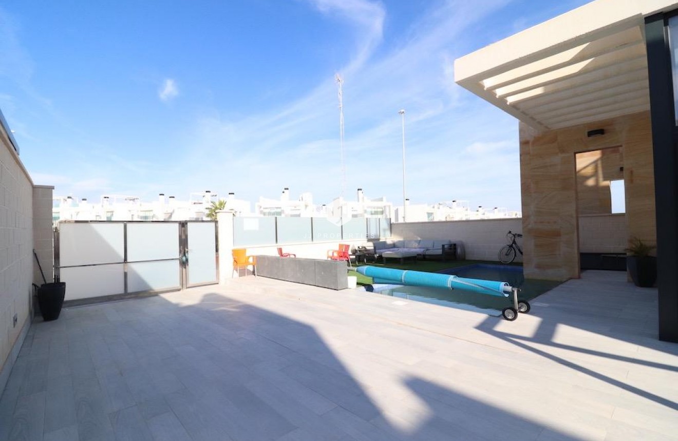 Resale - Villa -
Orihuela Costa - Costa Blanca