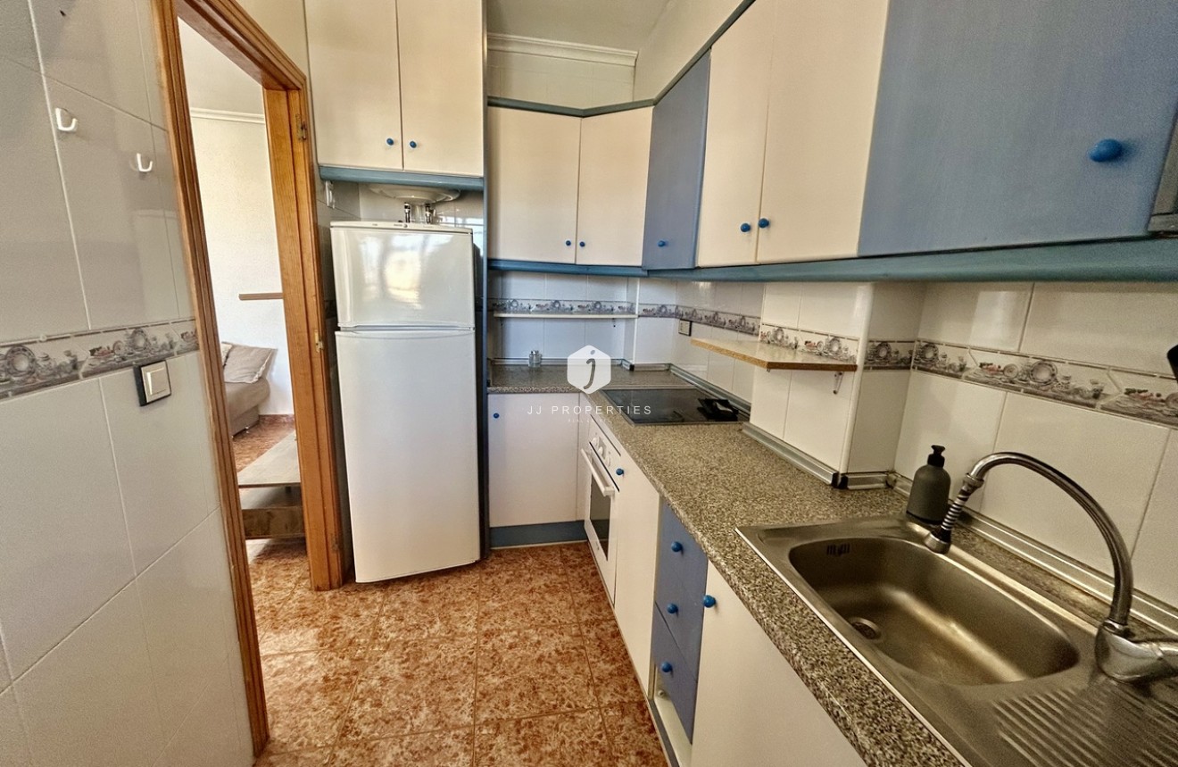 Resale - Apartment / flat -
Los Altos - Costa Blanca