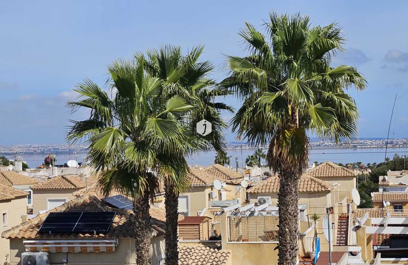 Resale - Apartment / flat -
Los Altos - Costa Blanca