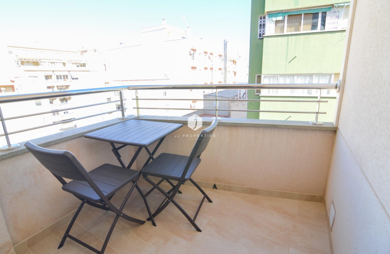 Resale - Apartment / flat -
Torrevieja - Playa del Cura