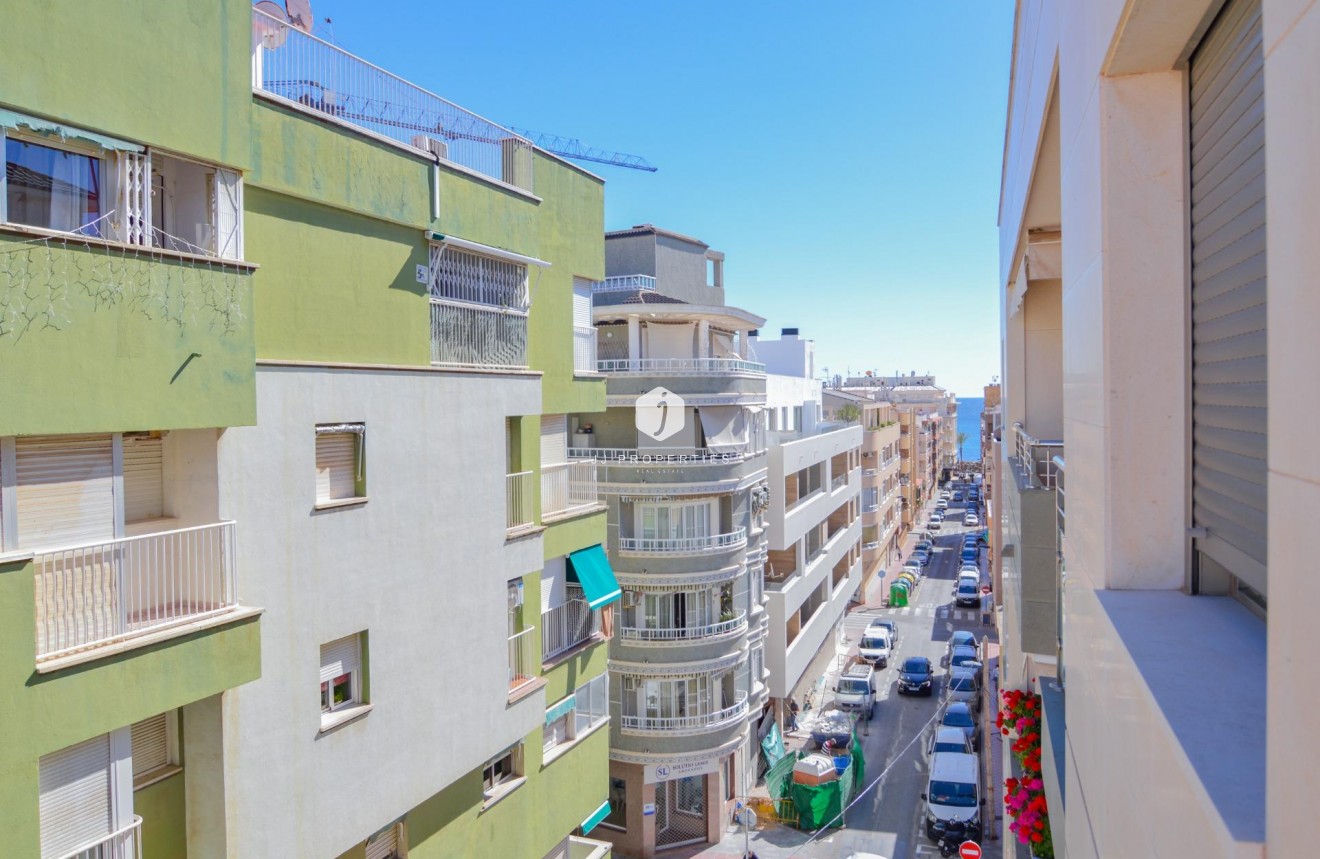 Resale - Apartment / flat -
Torrevieja - Playa del Cura