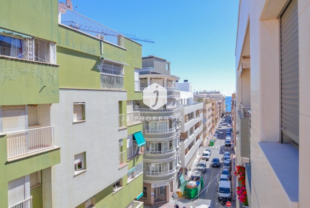 Resale - Apartment / flat -
Torrevieja - Playa del Cura