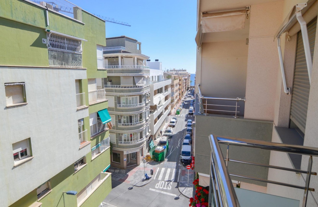 Resale - Apartment / flat -
Torrevieja - Playa del Cura