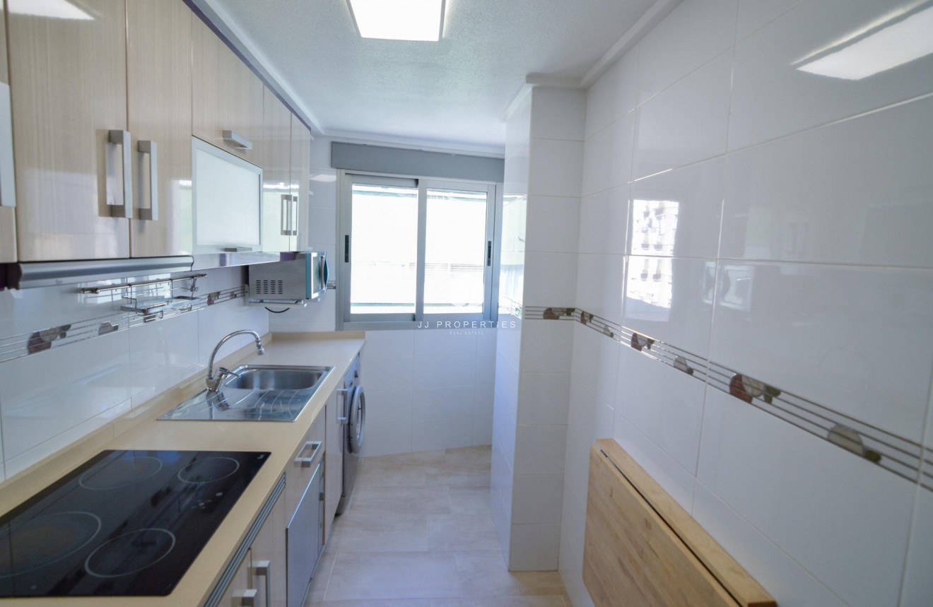 Resale - Apartment / flat -
Torrevieja - Playa del Cura