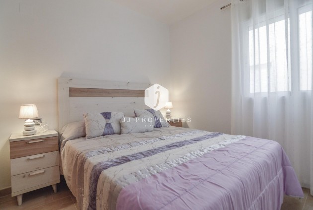 Resale - Apartment / flat -
Torrevieja - Playa del Cura