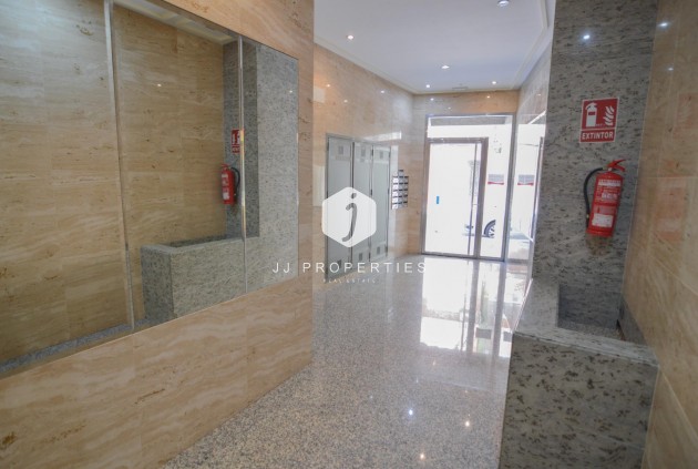 Resale - Apartment / flat -
Torrevieja - Playa del Cura