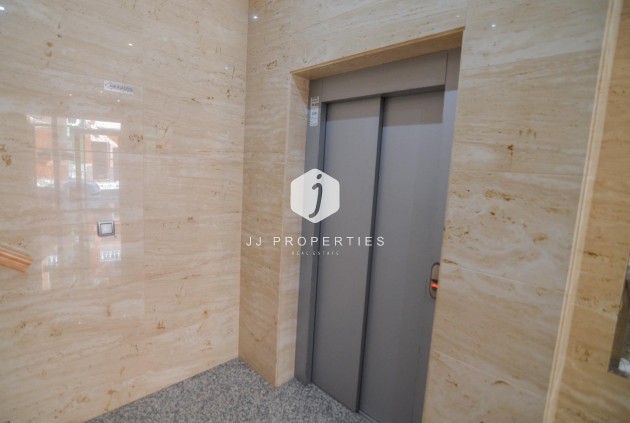 Resale - Apartment / flat -
Torrevieja - Playa del Cura
