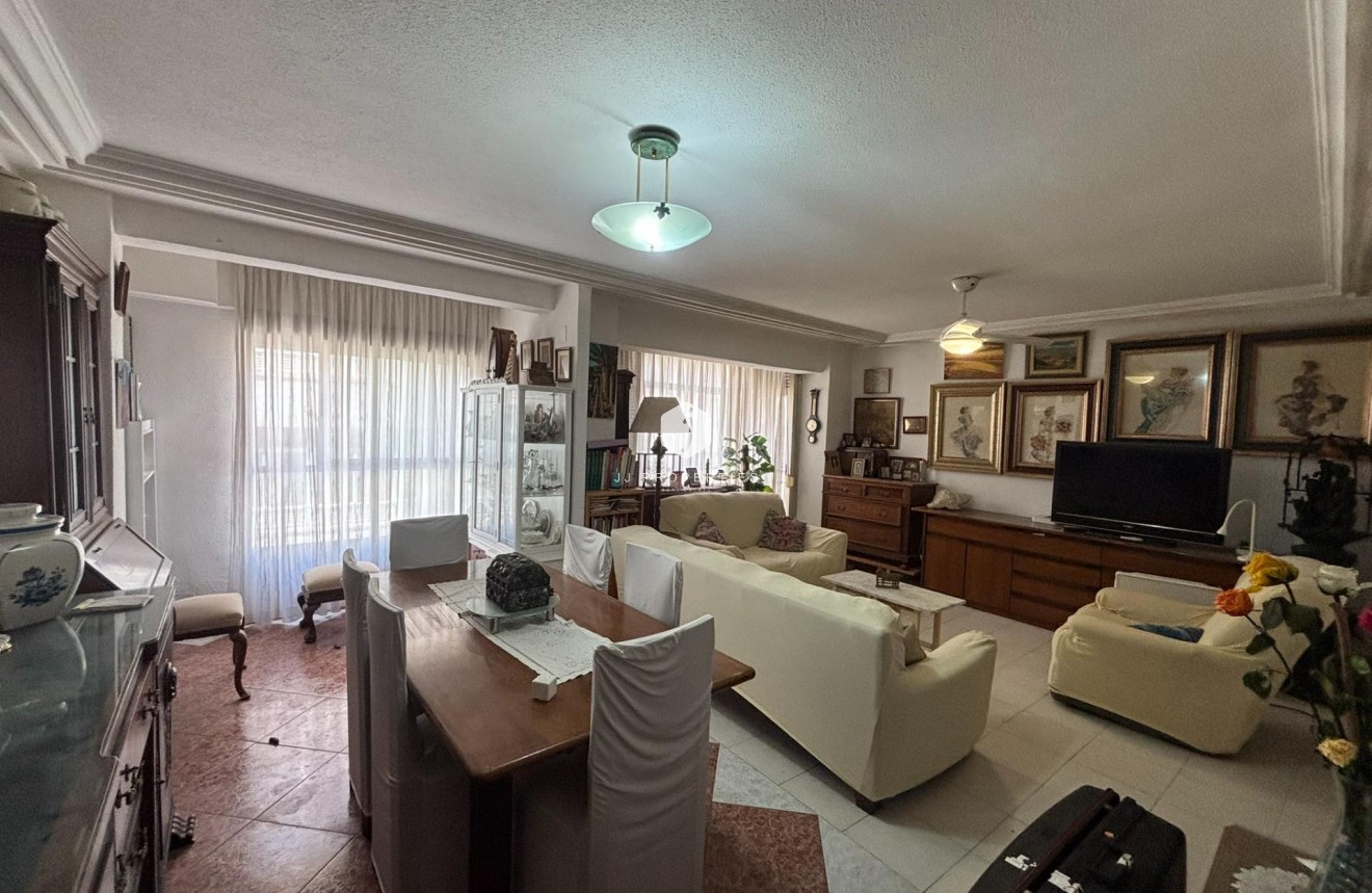 Resale - Apartment / flat -
Torrevieja