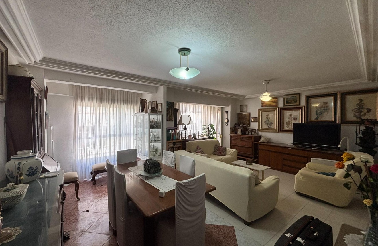 Resale - Apartment / flat -
Torrevieja