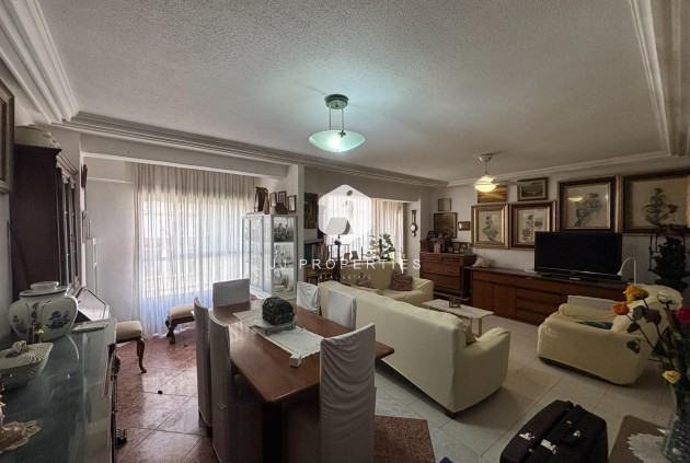 Resale - Apartment / flat -
Torrevieja