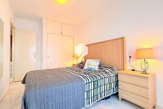 Resale - Apartment / flat -
Torrevieja - Centro