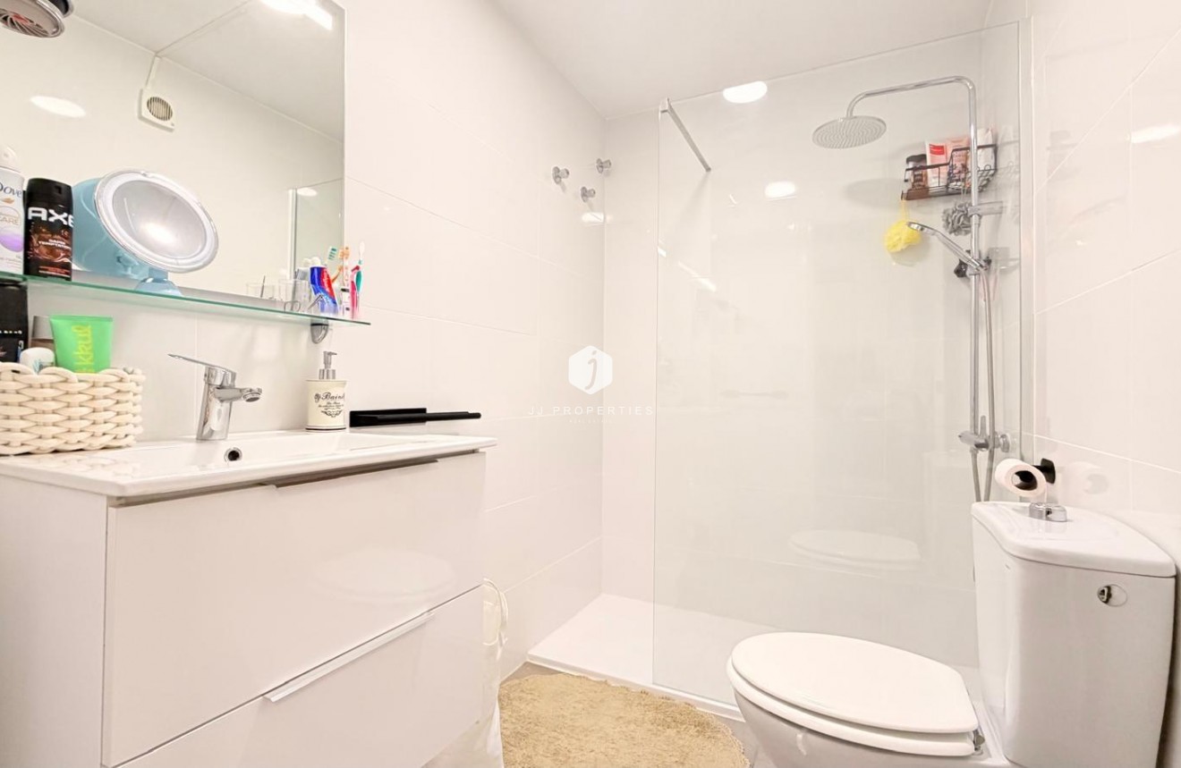 Resale - Apartment / flat -
Torrevieja - Centro