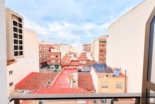 Resale - Apartment / flat -
Torrevieja - Centro