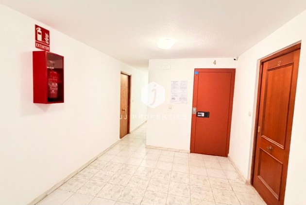 Resale - Apartment / flat -
Torrevieja - Centro