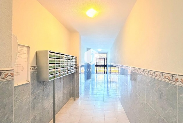 Resale - Apartment / flat -
Torrevieja - Centro