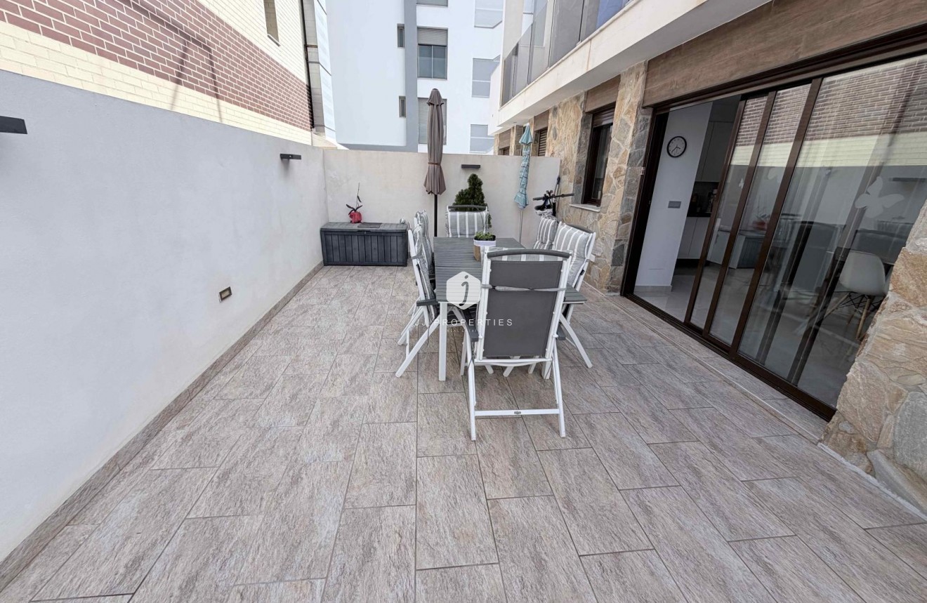 Resale - Chalet -
Cabo Roig - Costa Blanca