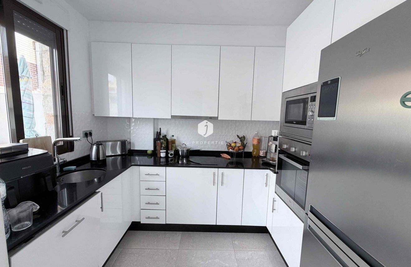 Resale - Chalet -
Cabo Roig - Costa Blanca