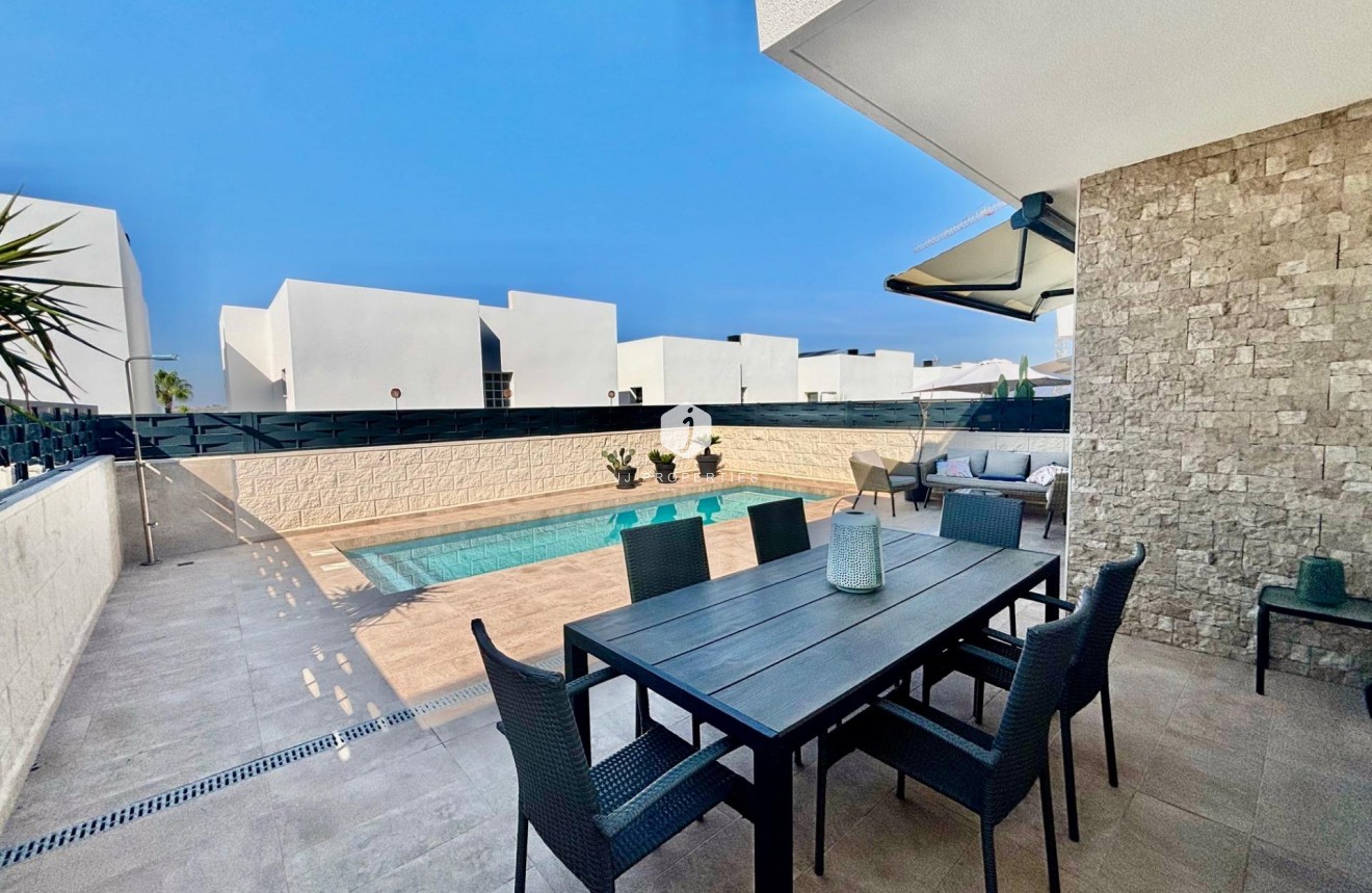 Resale - Villa -
Benijofar - Pueblo 4