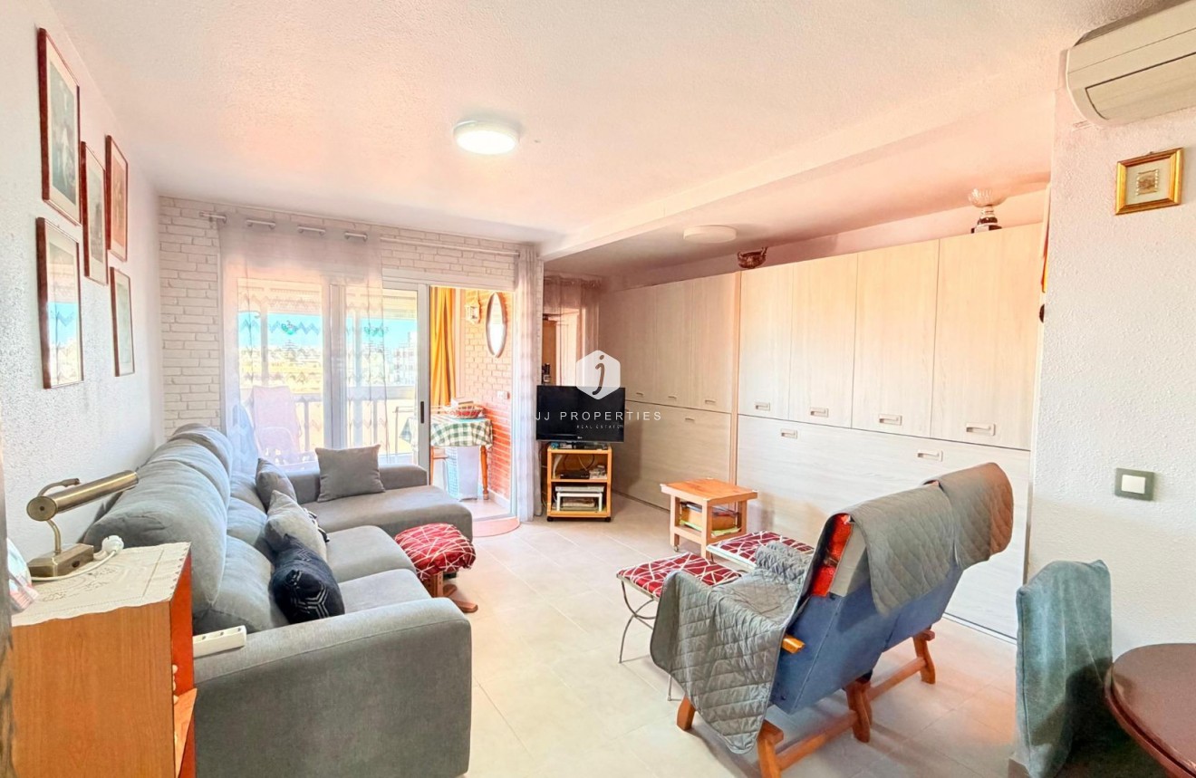 Resale - Apartment / flat -
Torrevieja - Playa de los Naufragos