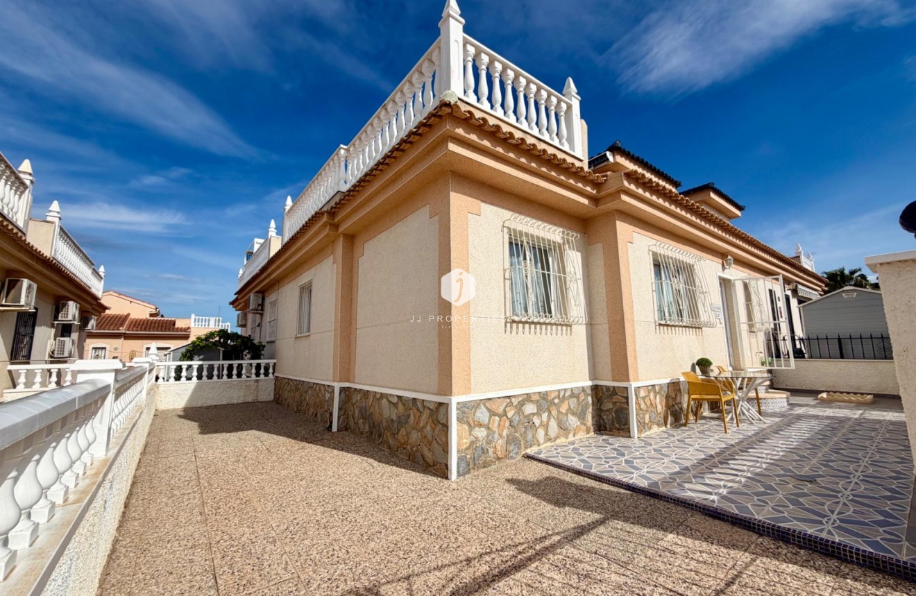 Resale - Chalet -
Rojales - Pueblo