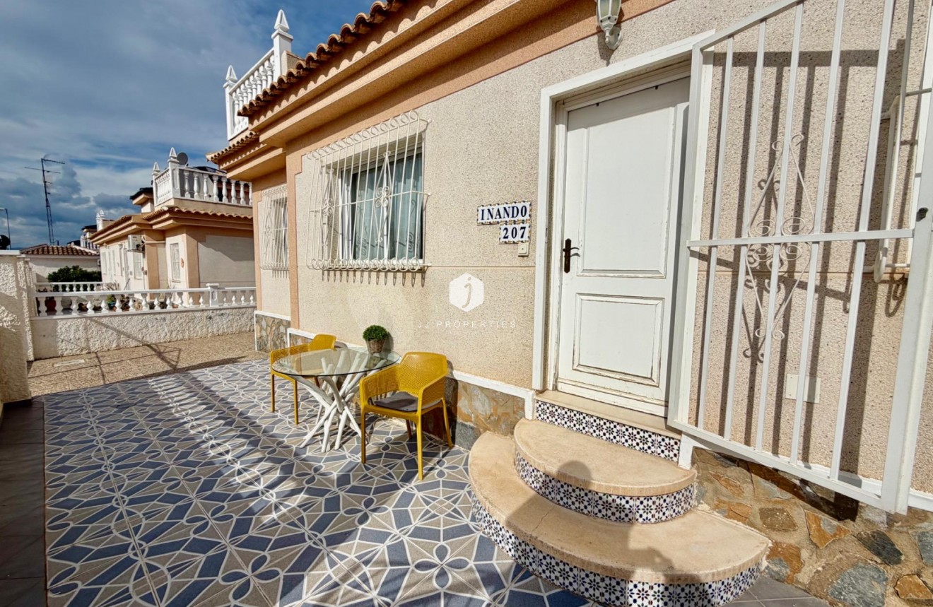 Resale - Chalet -
Rojales - Pueblo