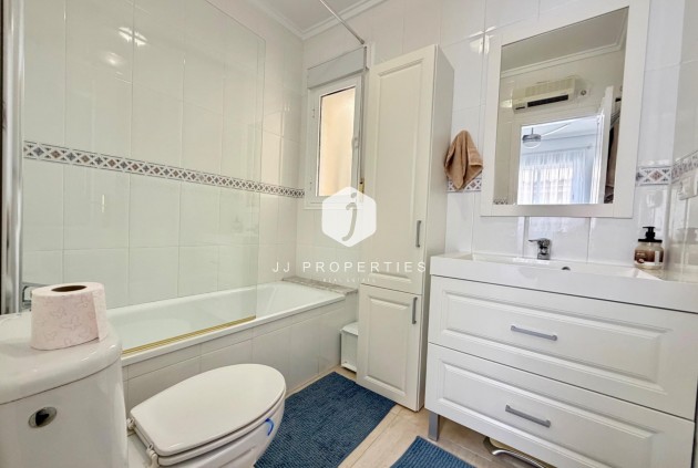 Resale - Chalet -
Rojales - Pueblo