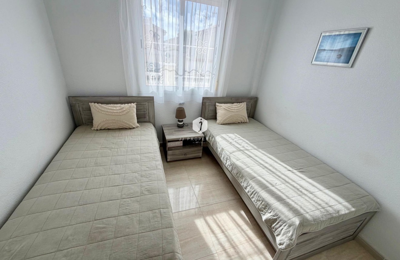 Resale - Chalet -
Rojales - Pueblo