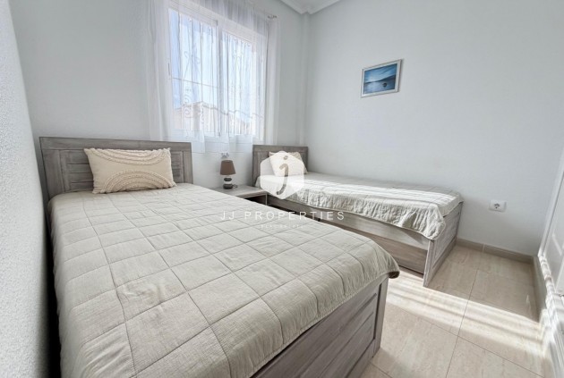 Resale - Chalet -
Rojales - Pueblo