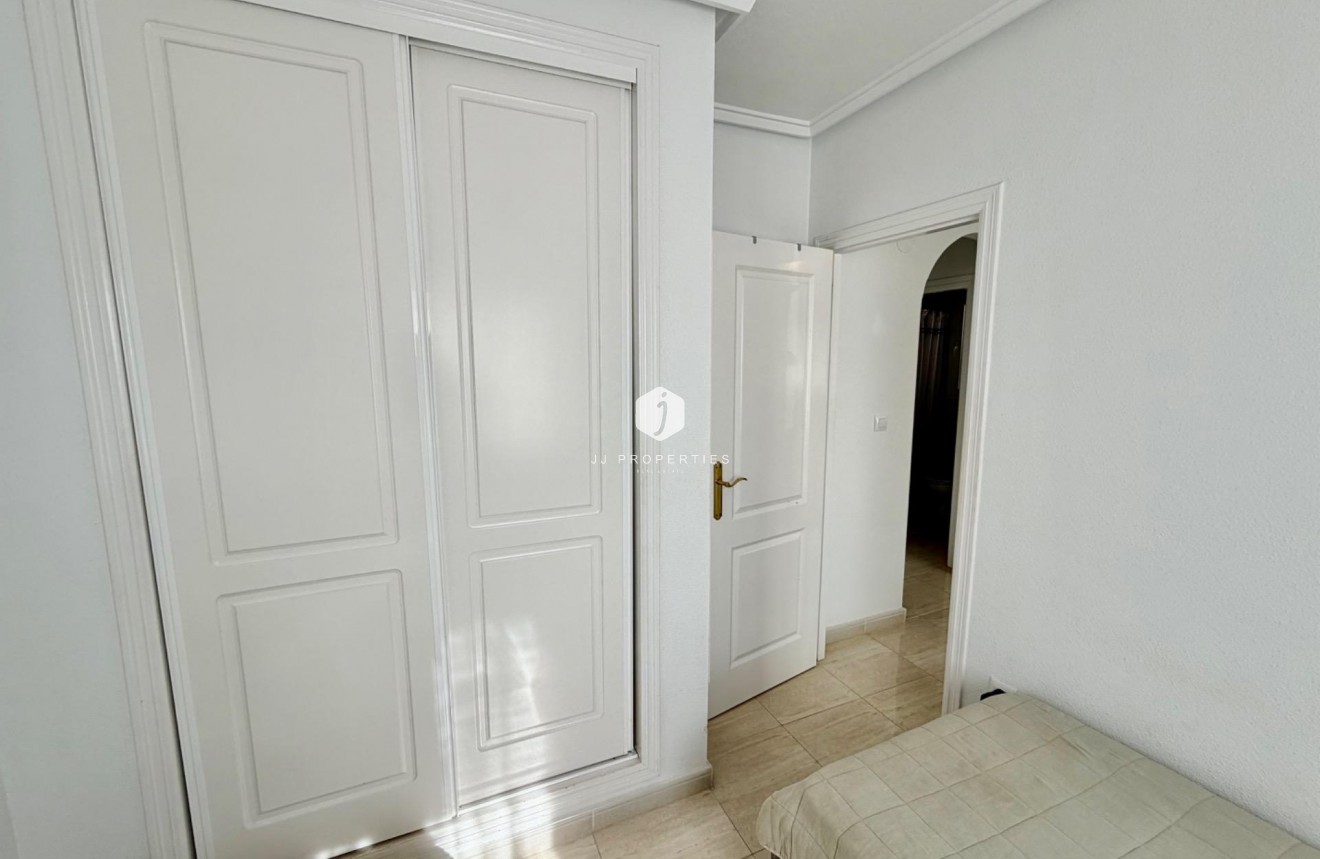 Resale - Chalet -
Rojales - Pueblo