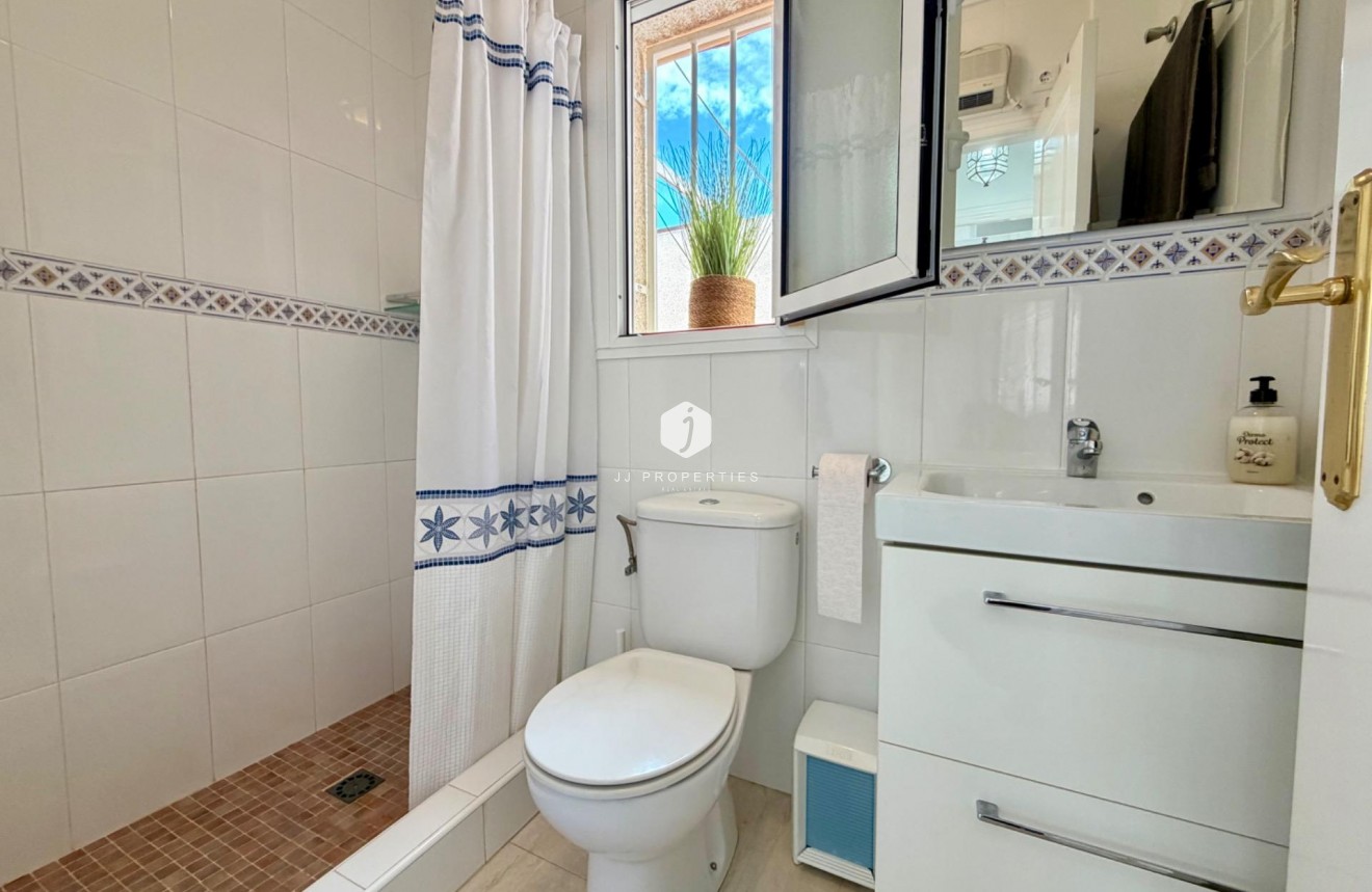 Resale - Chalet -
Rojales - Pueblo