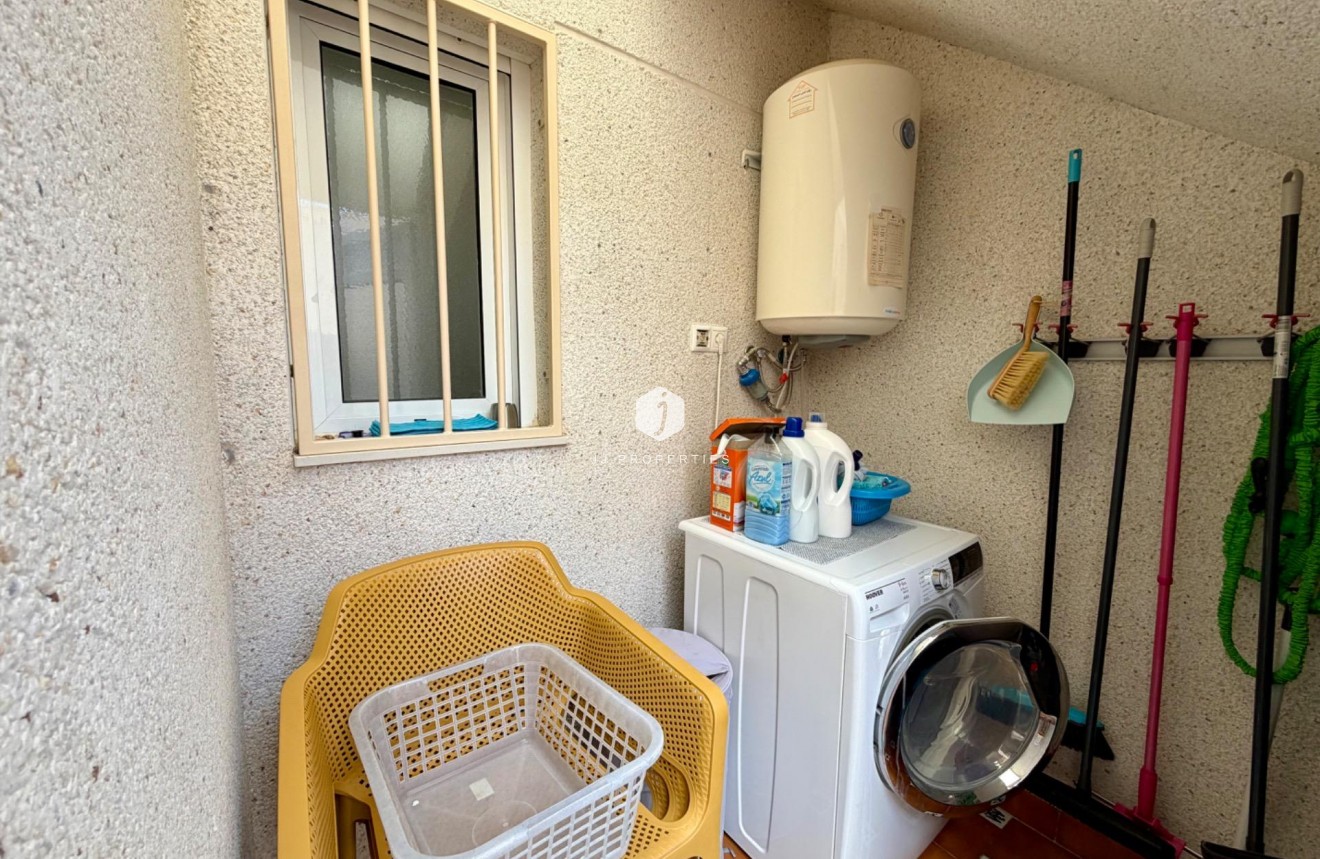 Resale - Chalet -
Rojales - Pueblo