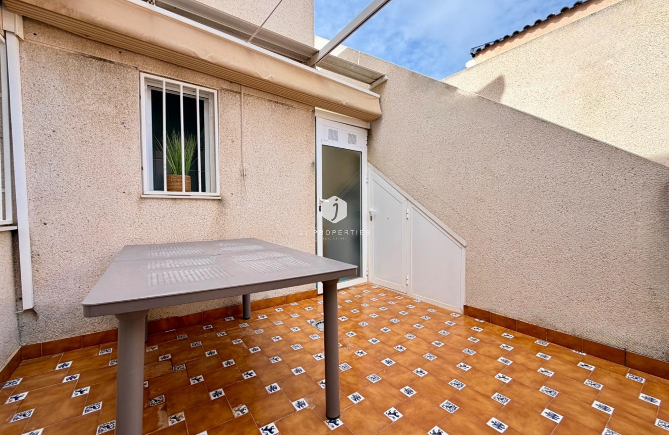 Resale - Chalet -
Rojales - Pueblo