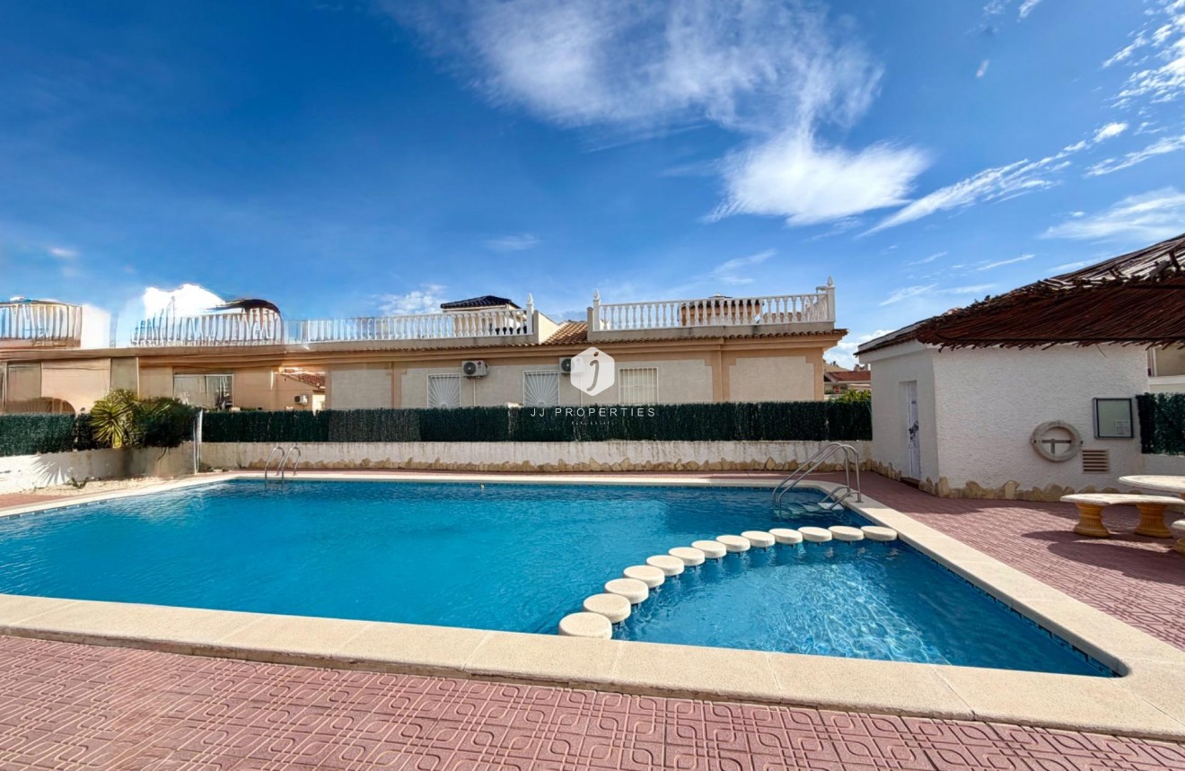 Resale - Chalet -
Rojales - Pueblo