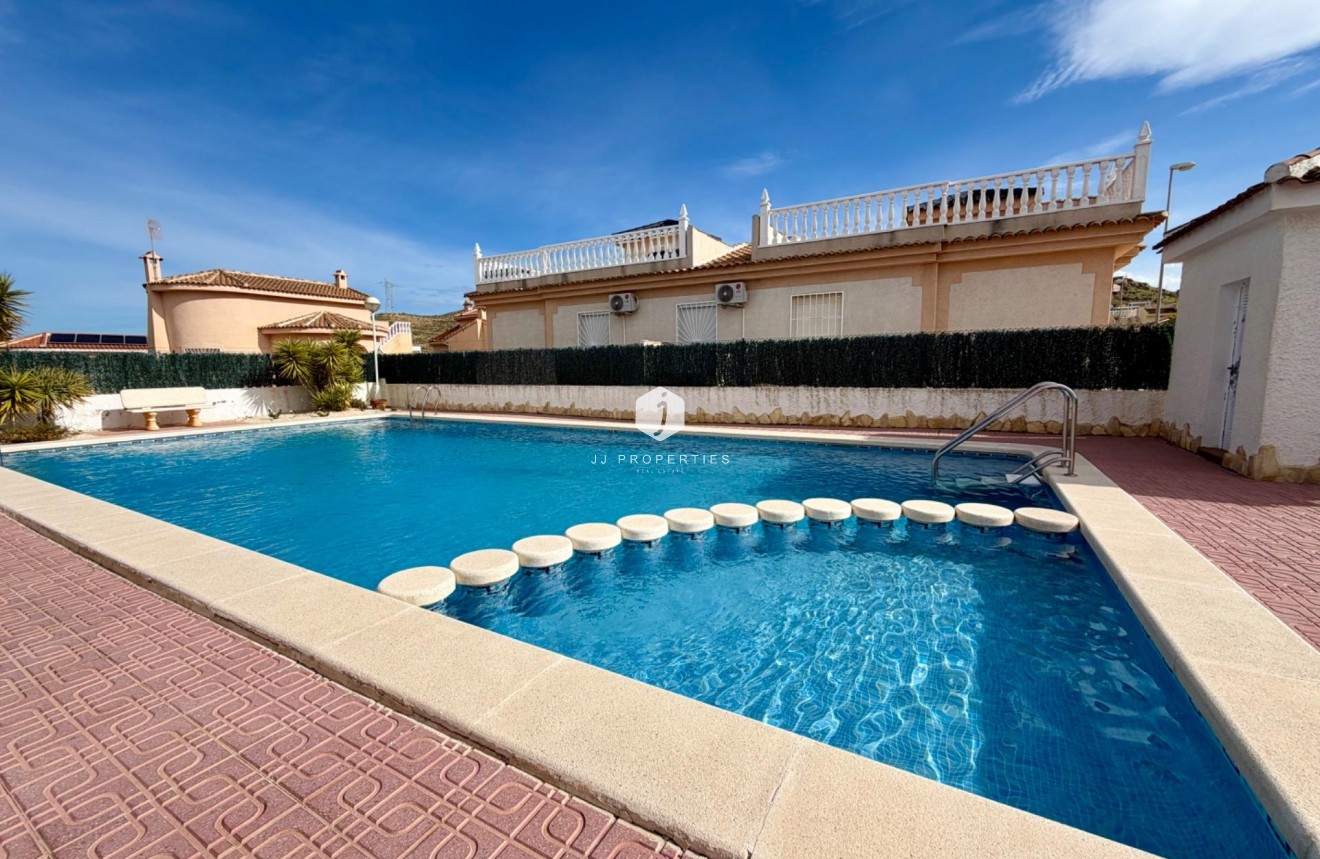 Resale - Chalet -
Rojales - Pueblo