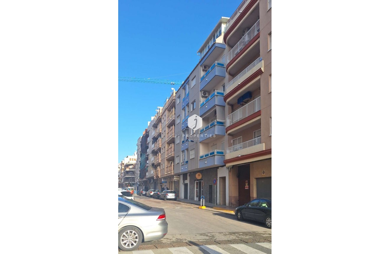 Resale - Apartment / flat -
Torrevieja - Costa Blanca