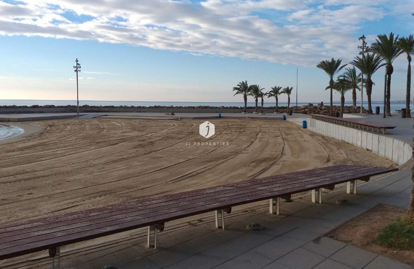 Resale - Apartment / flat -
Torrevieja - Costa Blanca