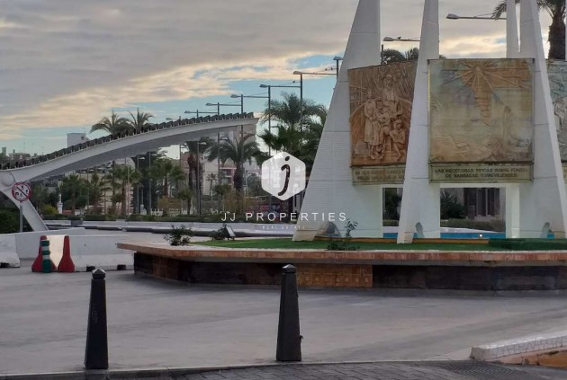 Resale - Apartment / flat -
Torrevieja - Costa Blanca