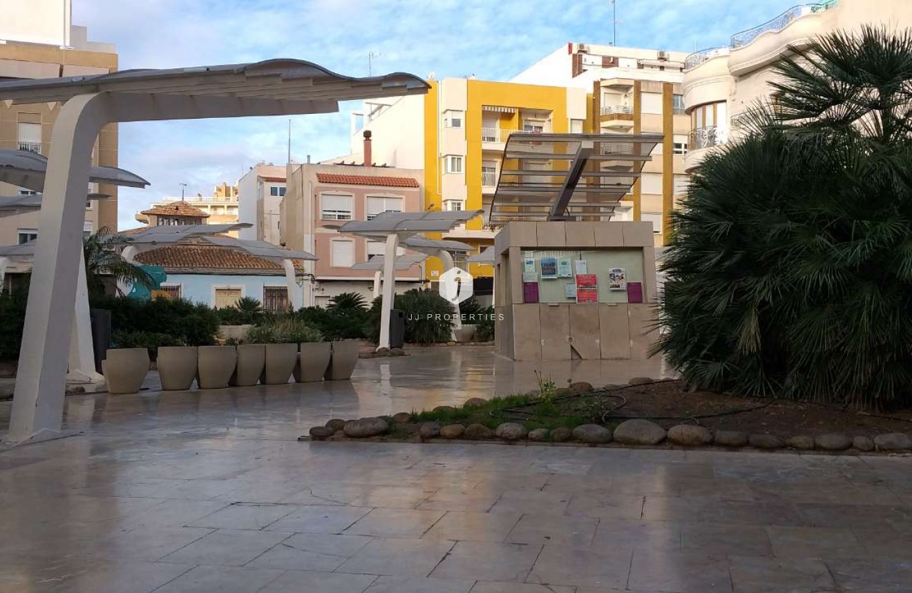 Resale - Apartment / flat -
Torrevieja - Costa Blanca
