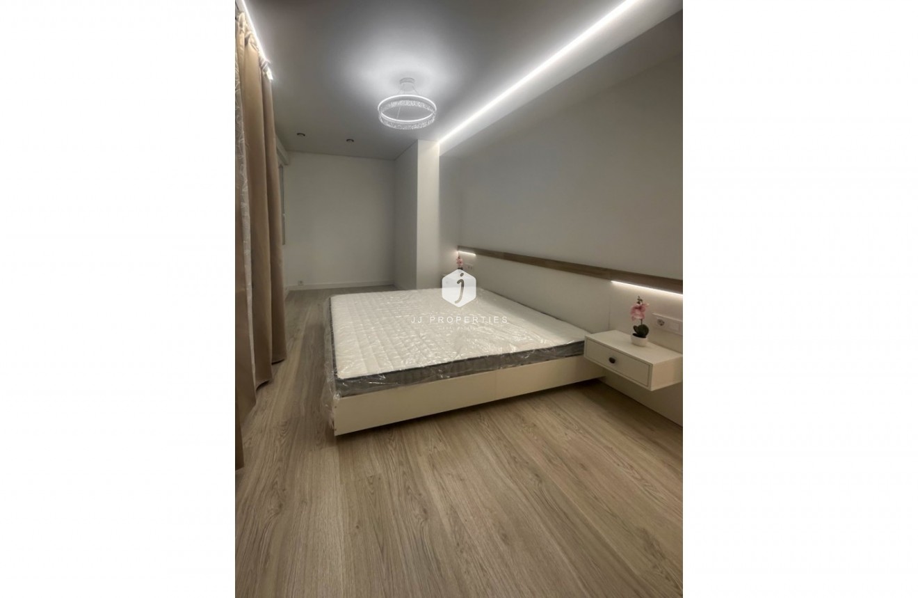 Resale - Apartment / flat -
Torrevieja - Costa Blanca