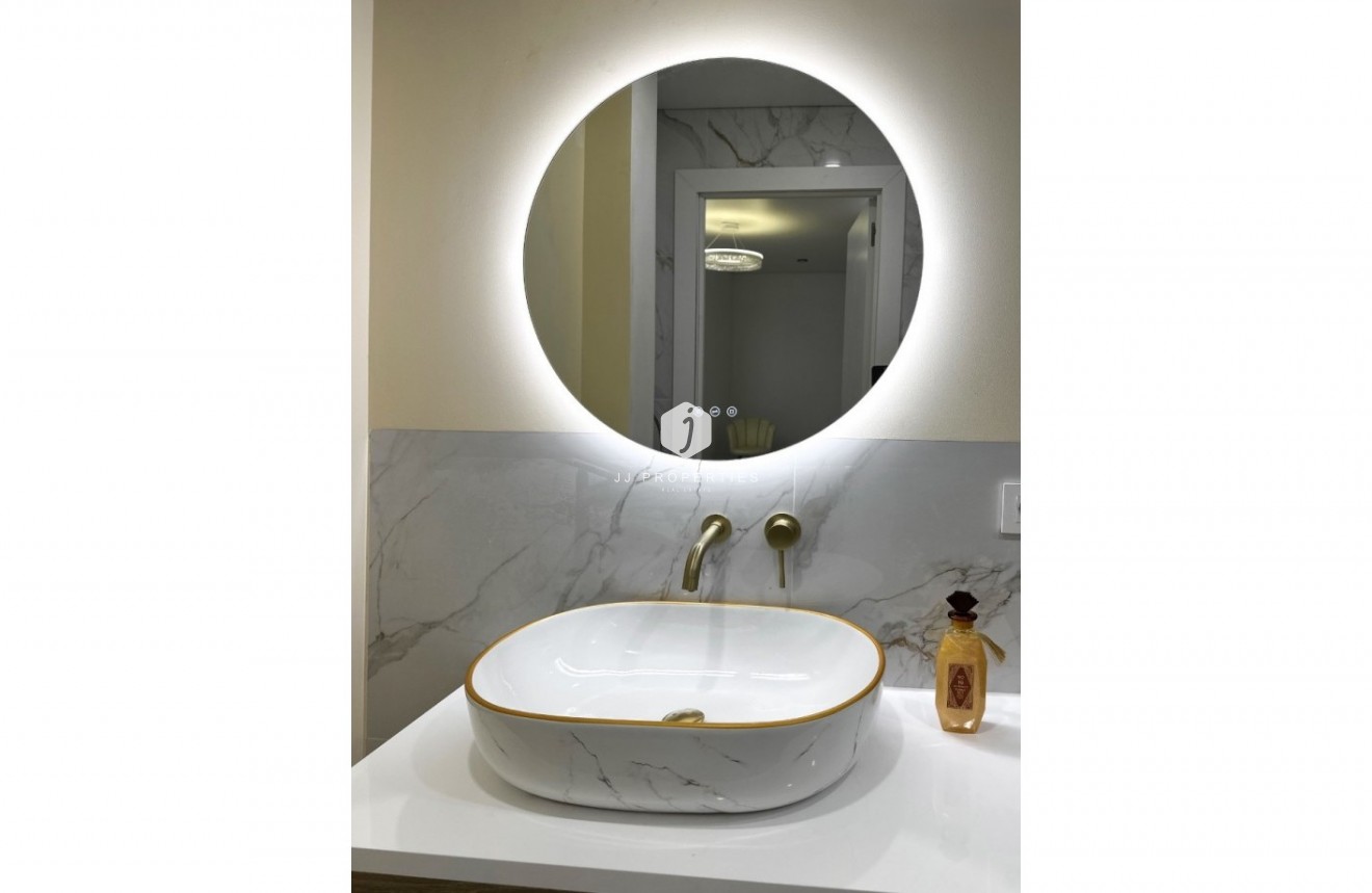 Resale - Apartment / flat -
Torrevieja - Costa Blanca