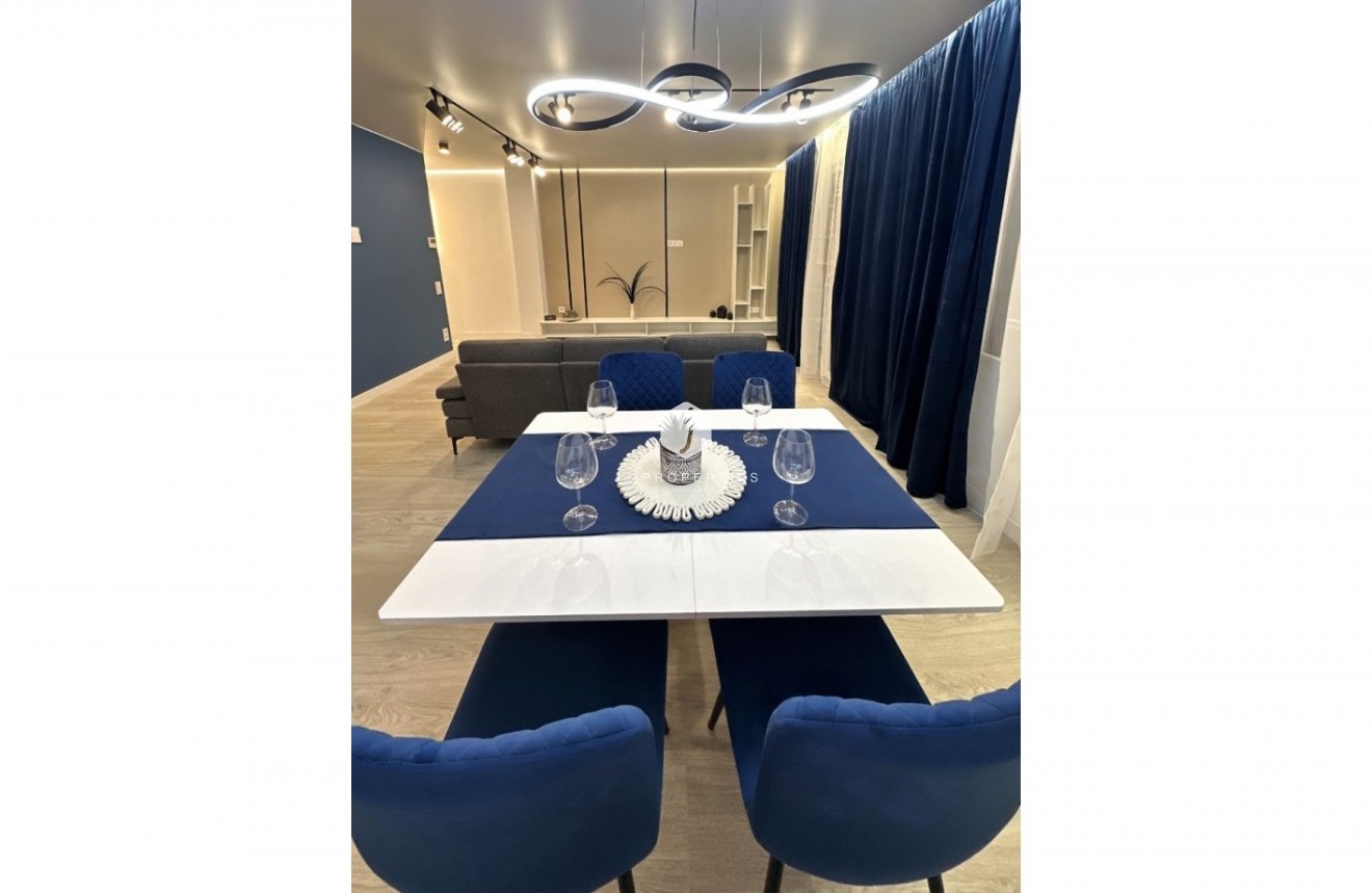 Resale - Apartment / flat -
Torrevieja - Costa Blanca