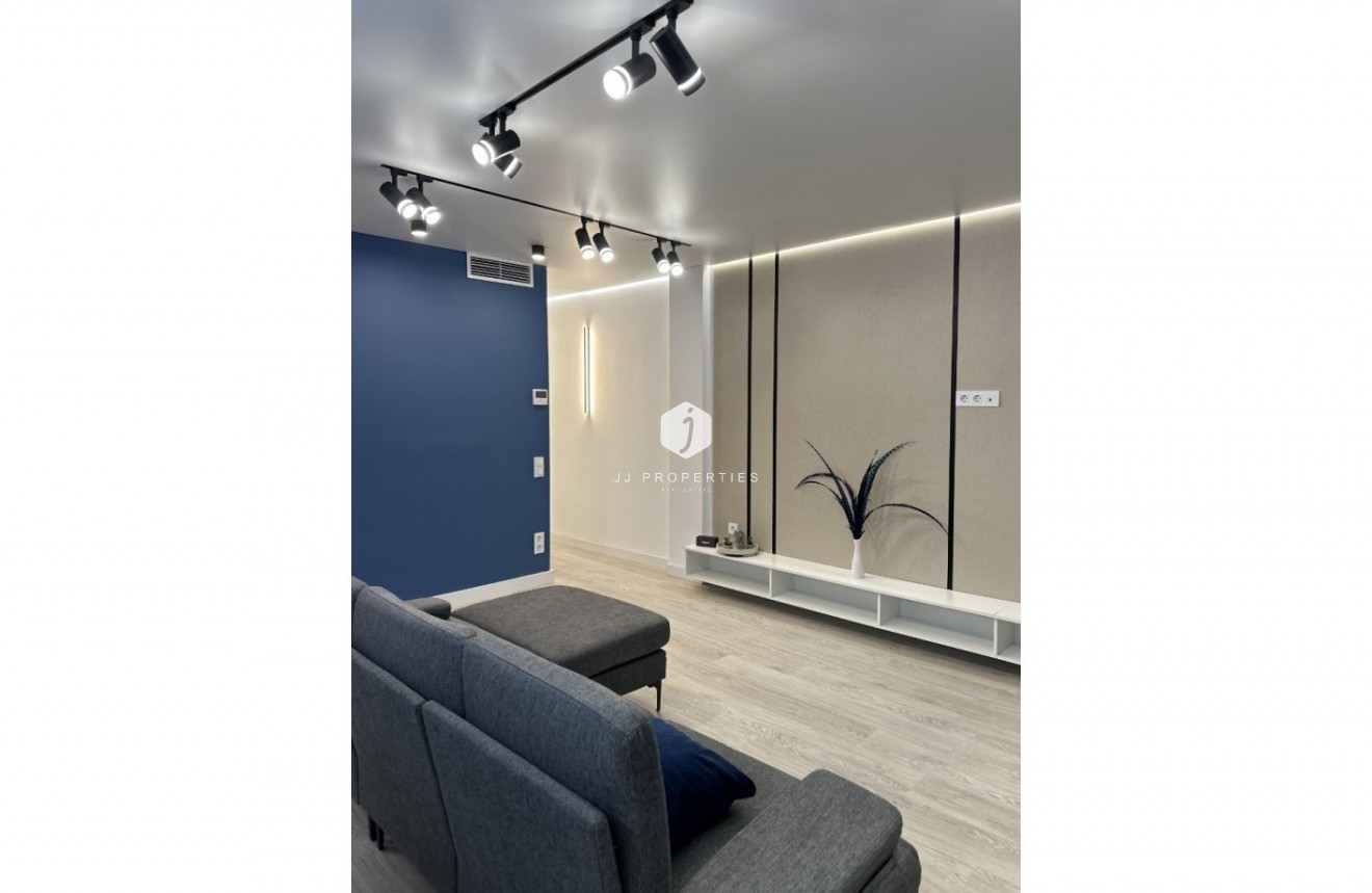 Resale - Apartment / flat -
Torrevieja - Costa Blanca