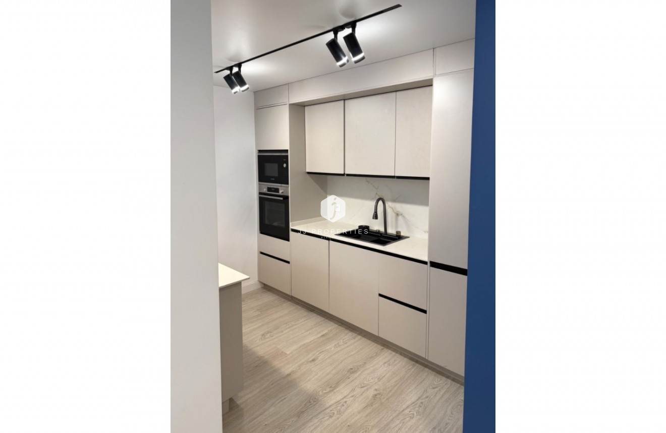 Resale - Apartment / flat -
Torrevieja - Costa Blanca