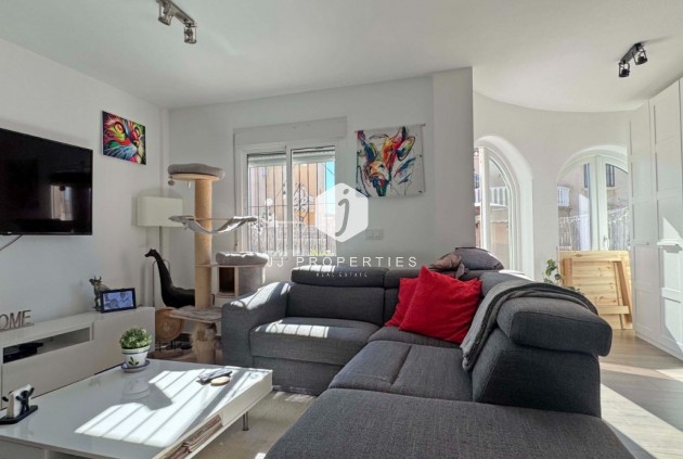 Resale - Chalet -
Orihuela Costa - Costa Blanca