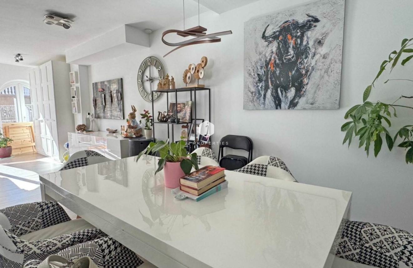 Resale - Chalet -
Orihuela Costa - Costa Blanca