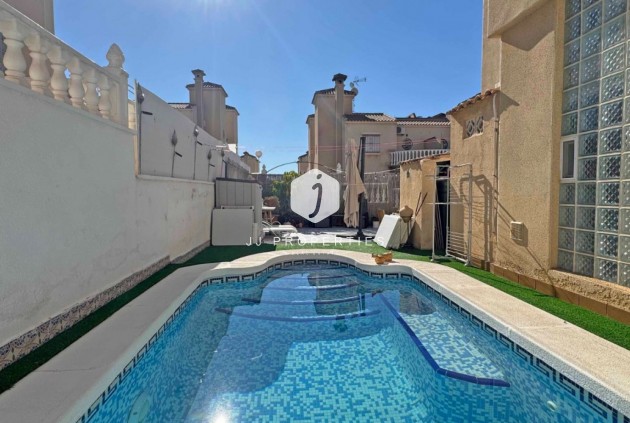 Resale - Chalet -
Orihuela Costa - Costa Blanca