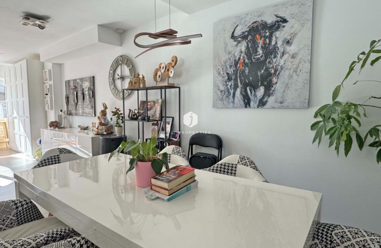 Resale - Chalet -
Orihuela Costa - Costa Blanca