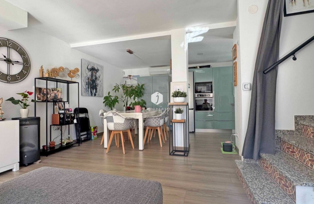 Resale - Chalet -
Orihuela Costa - Costa Blanca