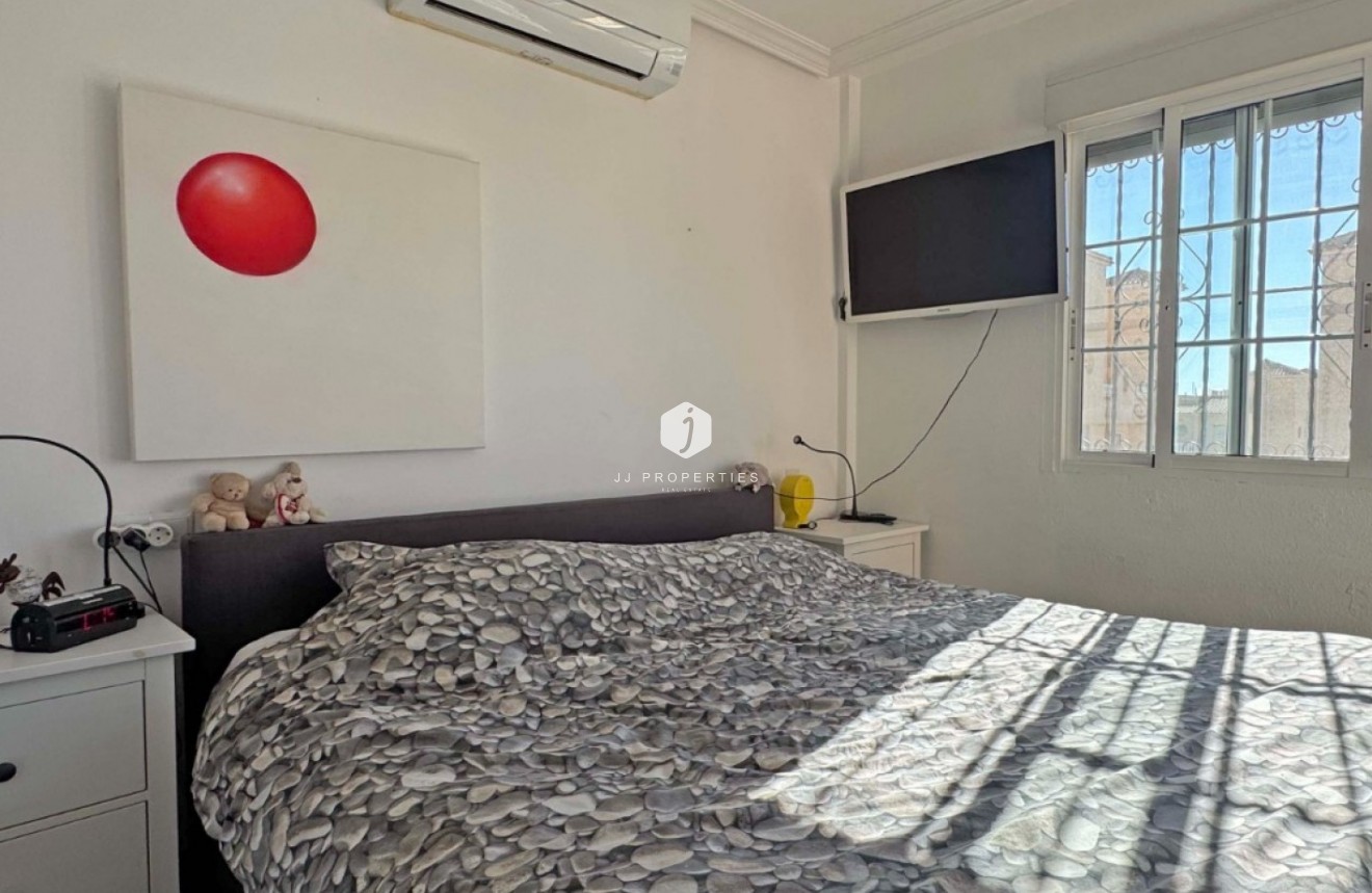 Resale - Chalet -
Orihuela Costa - Costa Blanca