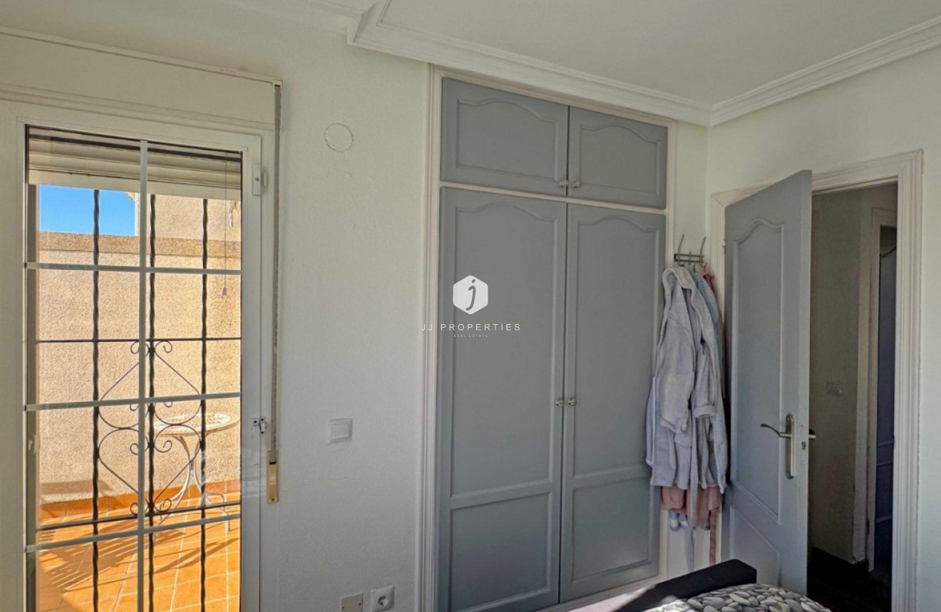 Resale - Chalet -
Orihuela Costa - Costa Blanca